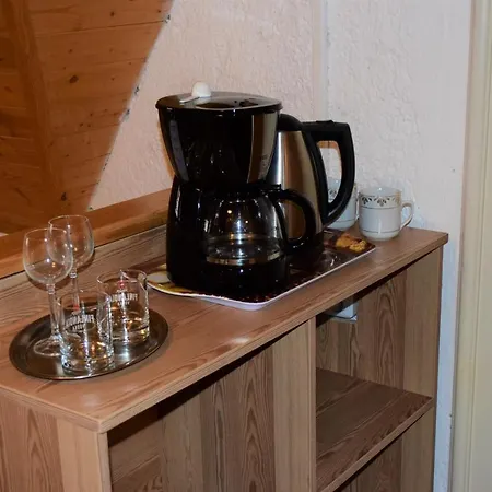 George 3* 마리안스케 라즈네